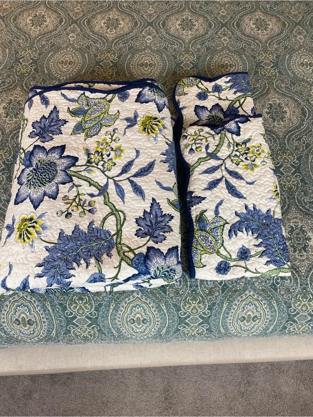 Waverly 3 pc King Blue and Green Floral Quilted Bedspread Like New